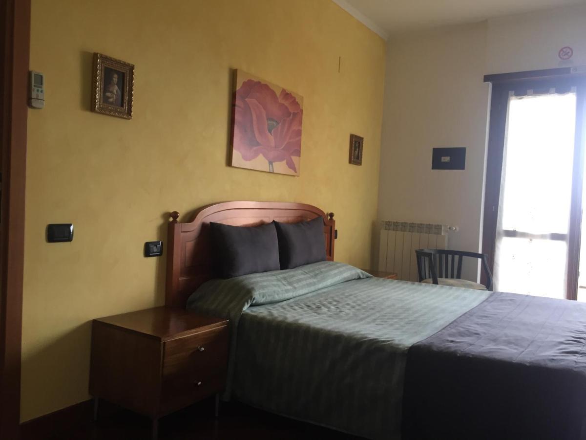 Bb Nuova Fiera Di Roma Bed & Breakfast Fiumicino Bagian luar foto